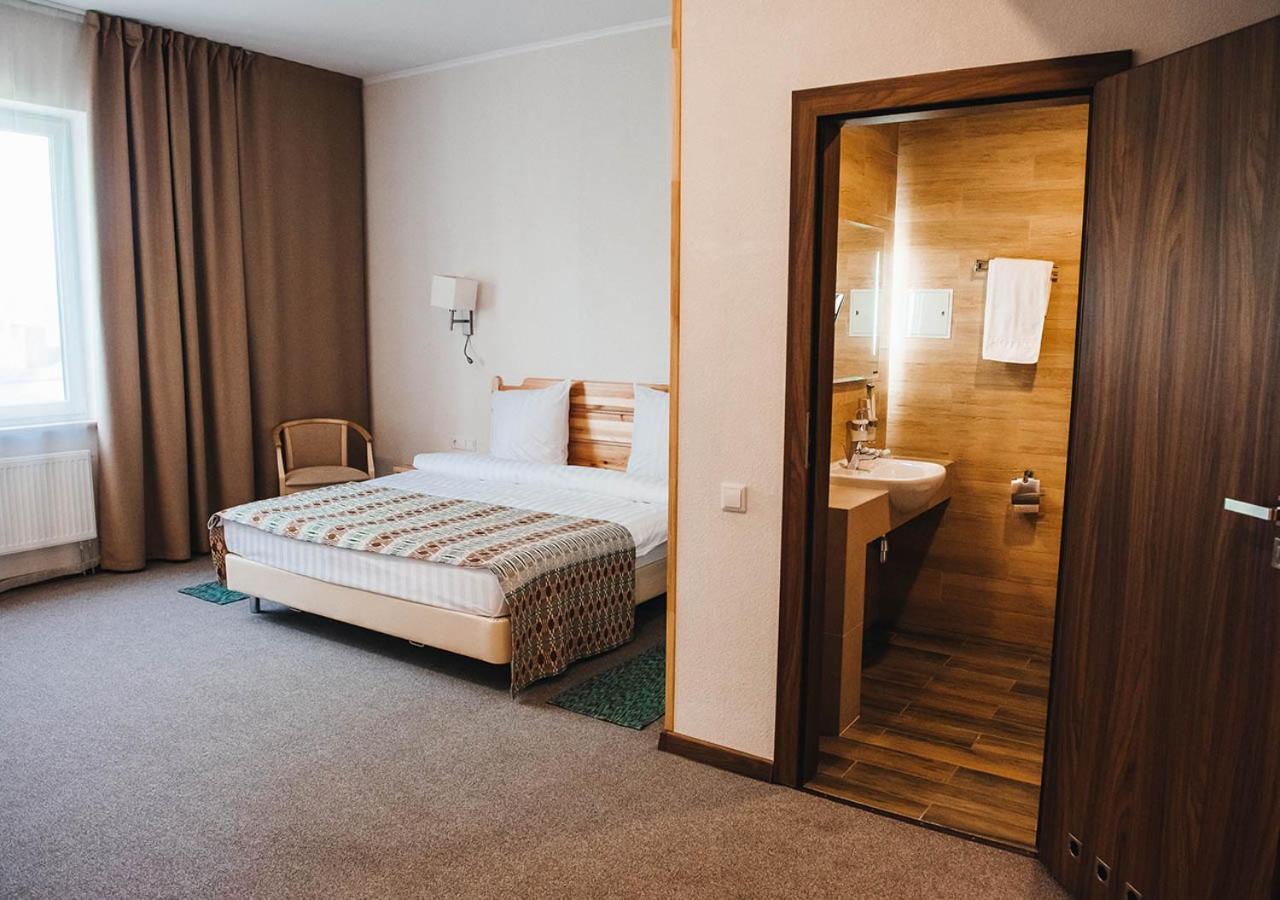 Green Park Hotel Airport Minsk Silichi Dış mekan fotoğraf